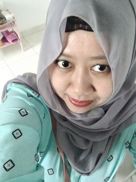 titi novianti profile icon