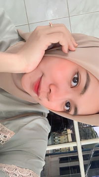 Putri Yani profile icon