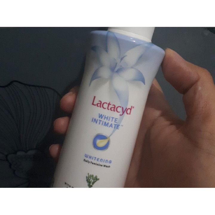 LACTACYD WHITE INTIMATE...