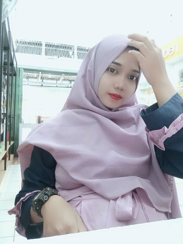 Farah Almayra azzani profile icon