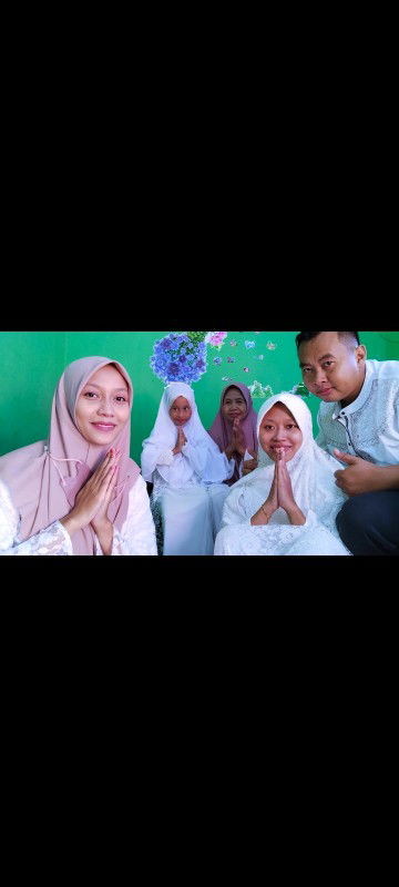 Dwi Nur Khoiriah profile icon