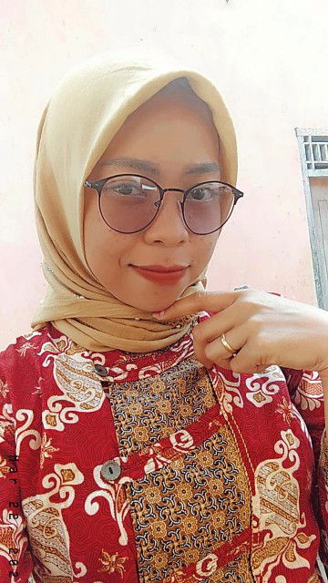 elok satiti profile icon