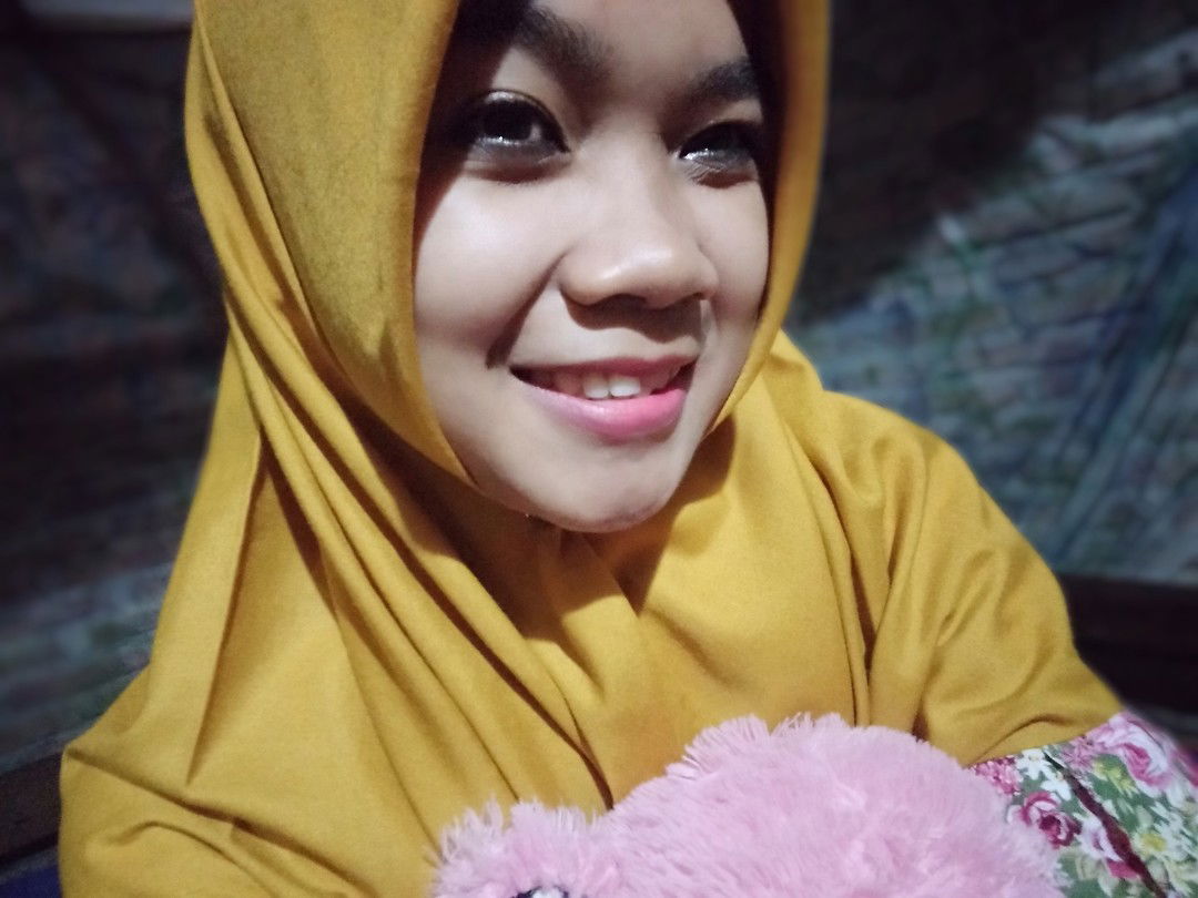 Qurrotul-a'yun profile icon