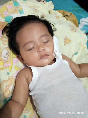 bun ada yang pernah ga anak jatoh dari kasur tempat tidur?