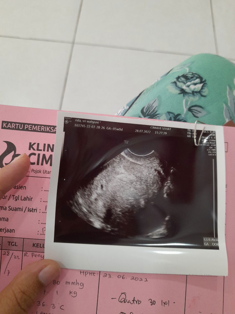 Rida Sri Wahyuni profile icon