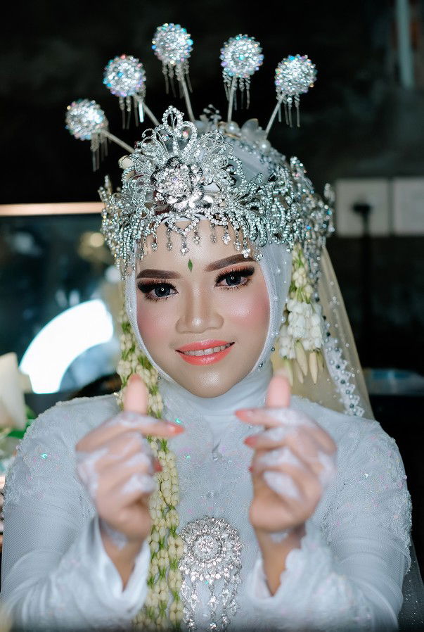 Dewi Rahayu profile icon