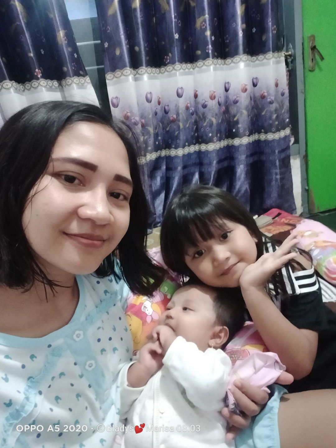 yuli candra wati profile icon