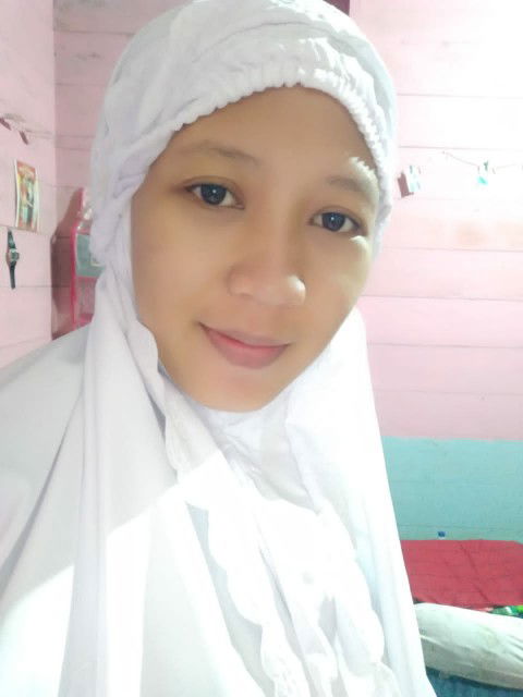 Tri Lestari profile icon