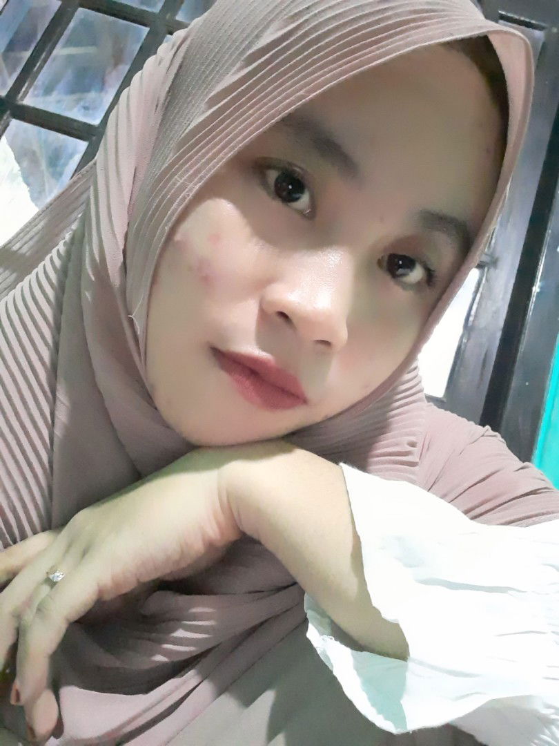 Esty Ratnasari profile icon