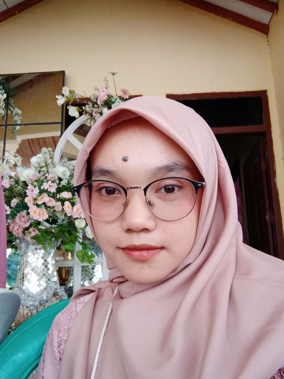 Wahyu Indah Lestari profile icon