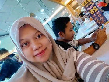 Heni Cahyani profile icon