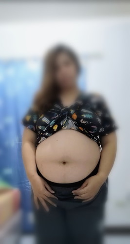 6 months tummy size?