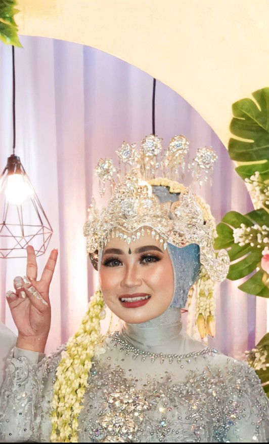 Lia Ayuningtyas Putri profile icon