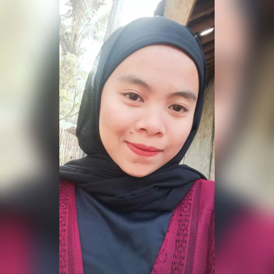 Dini Lestari profile icon