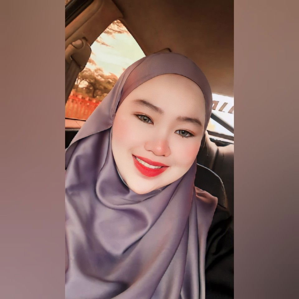 Nur dhaniyah profile icon