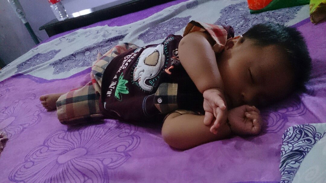 posisi tidur bayi 3.5 bulan
