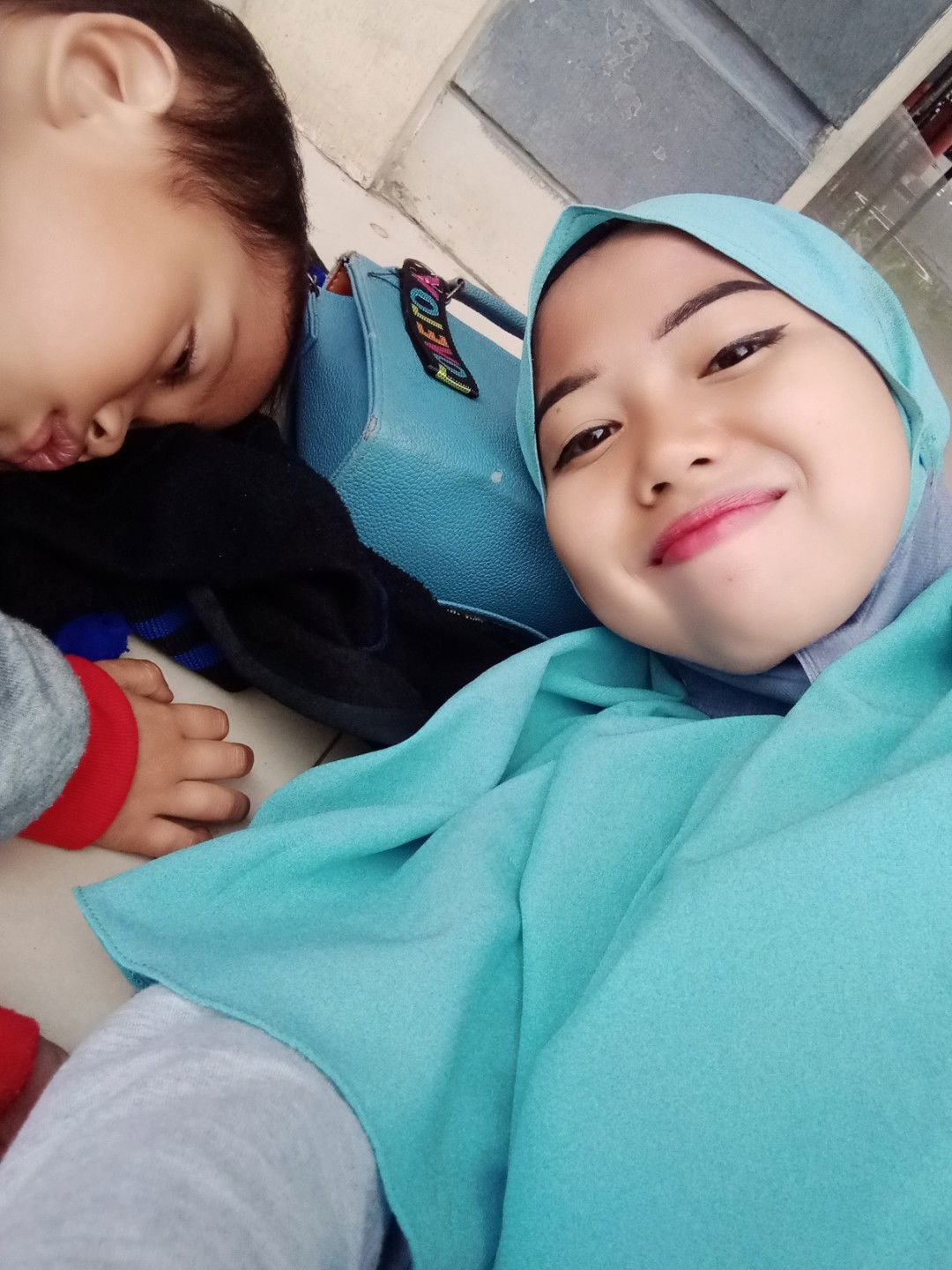 Dewi larassati profile icon