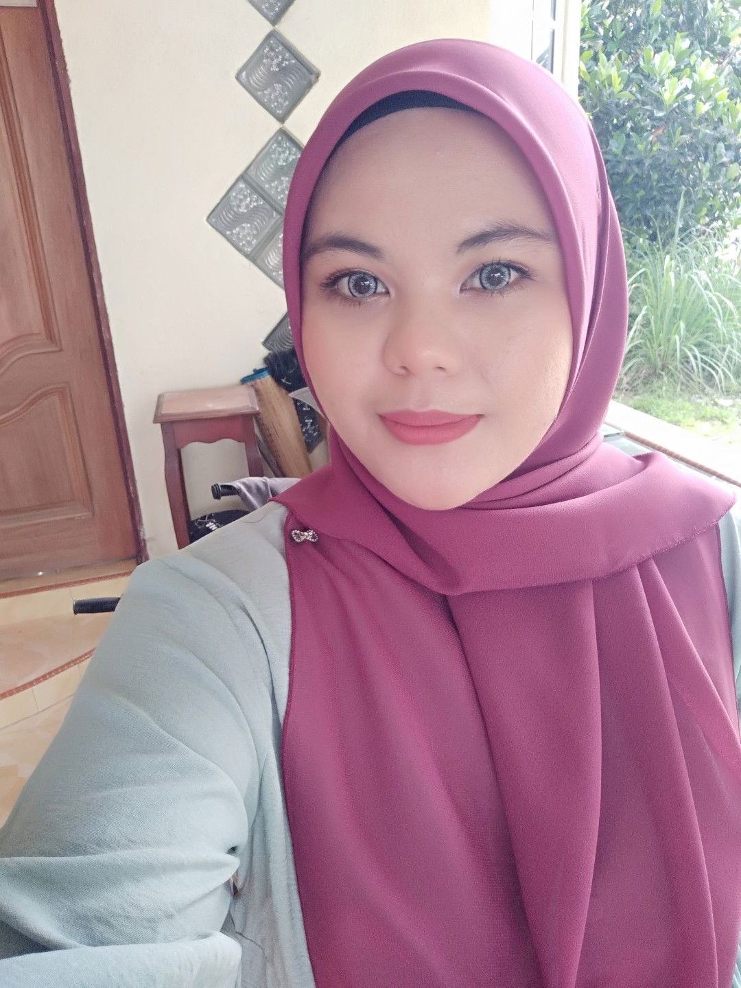 Nora Eyna profile icon