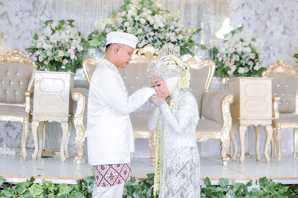 Nur Aeni profile icon