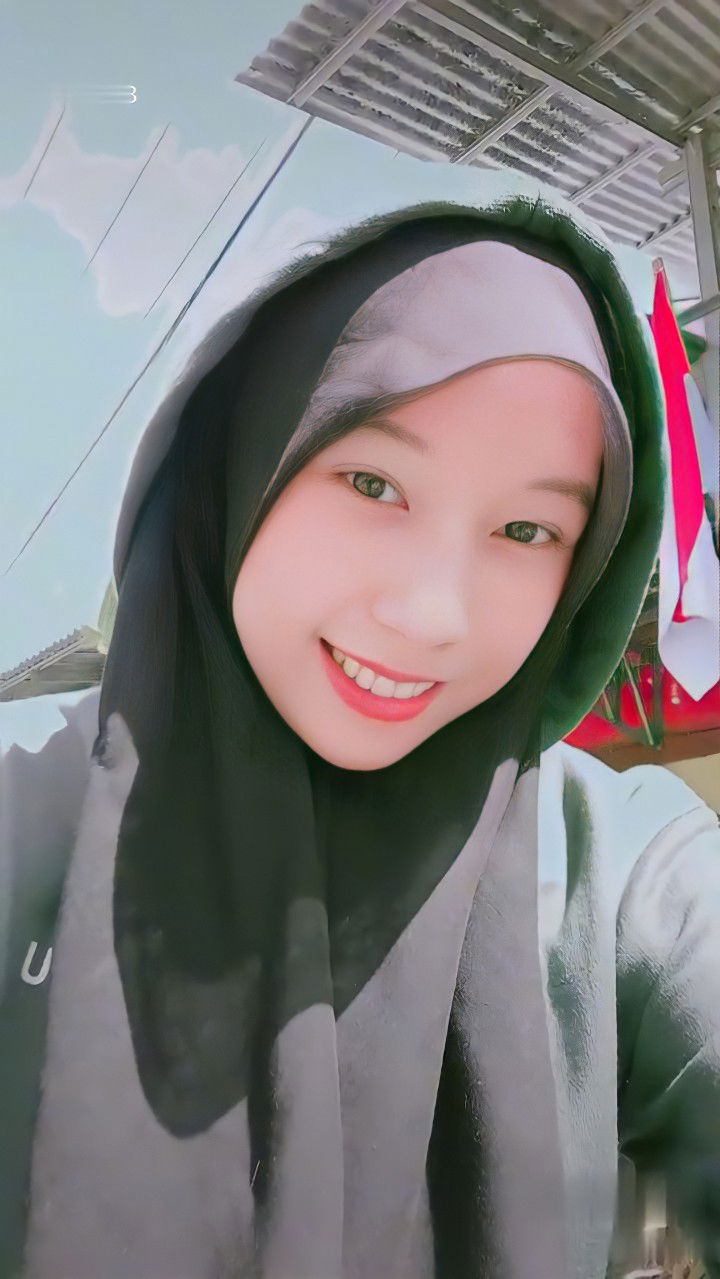 Rovia Paputungan profile icon