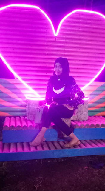 Putri Dianingsih profile icon