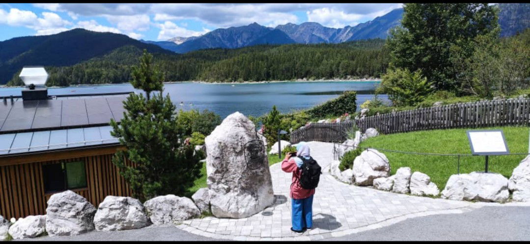 Mimi Naela profile icon