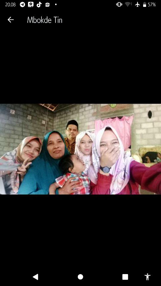 lyla lovato profile icon