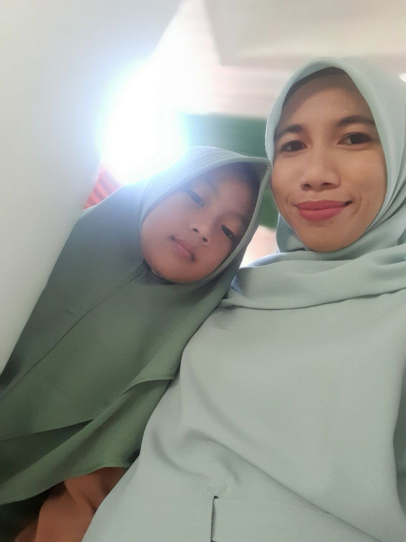 khusnul isnaeni profile icon