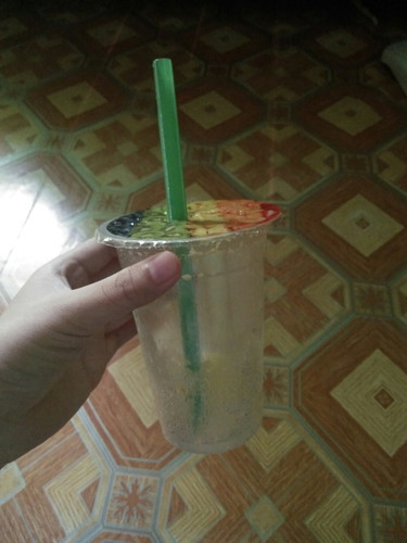 8w2d minum jus buah