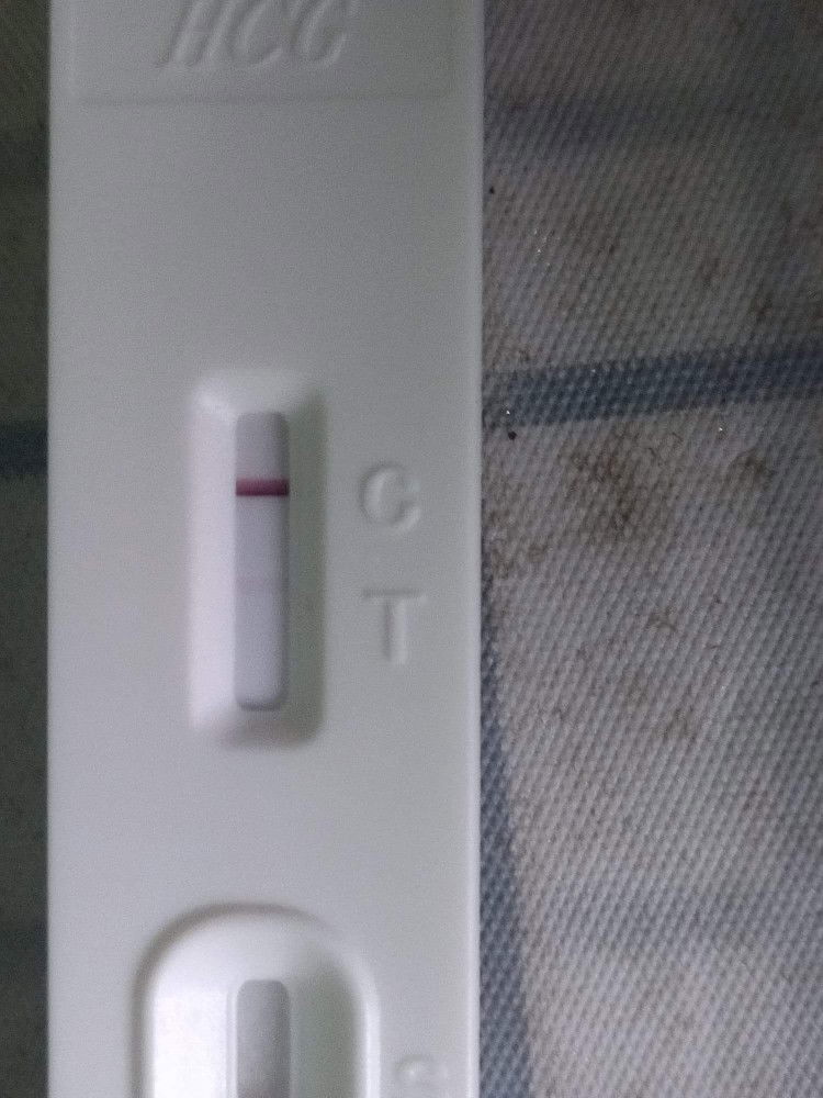 เลือดมาวันที่28-29เดือน8ค่ะ พออยากลองตรวจว่าครรภ์หรือเปล่าก็ขึ้นแบบนี้ค่ะ ตรวจเช้า12ค่ะ แบบนี้ท้องไม