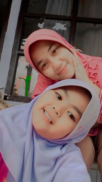 Heni Andriyani profile icon