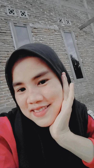 Indah Sary profile icon