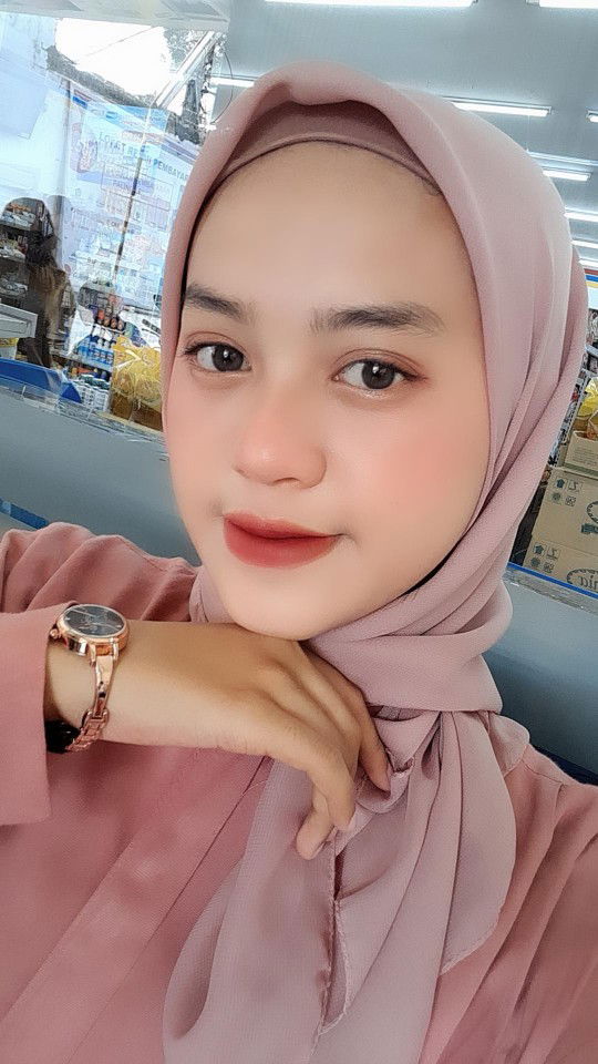 FIRST MOM profile icon