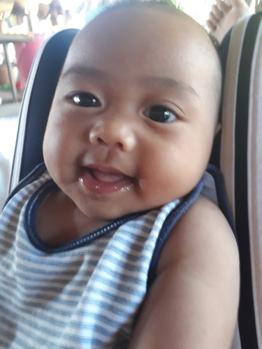 ขอดูลูกชายแต่ร่ะบ้านหน่อยค้าา?