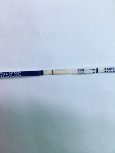 ตรวจเมื่อตี4กว่าตื่นมาฉี่เลยลองตรวจดูค่ะแต่มีสีจางๆมากไม่สังเกตเห็นเลย