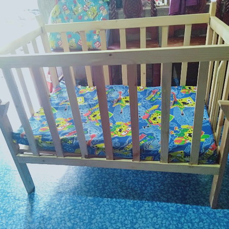 Preloved Wooden Crib Adjustable With Foam