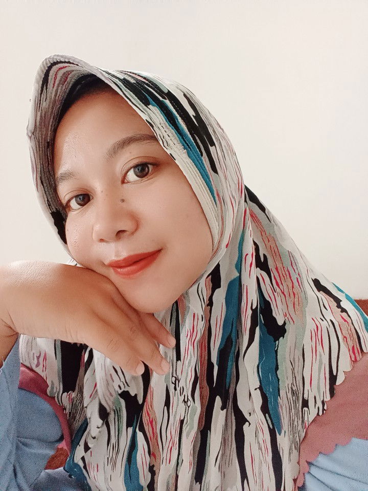 indah aina wahdah profile icon