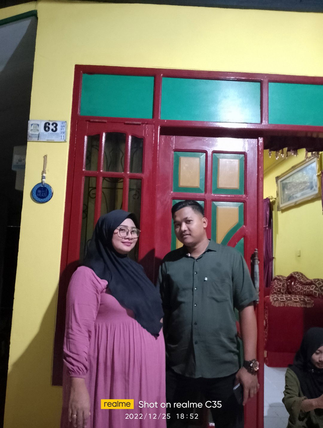 ade ayu novitasari profile icon