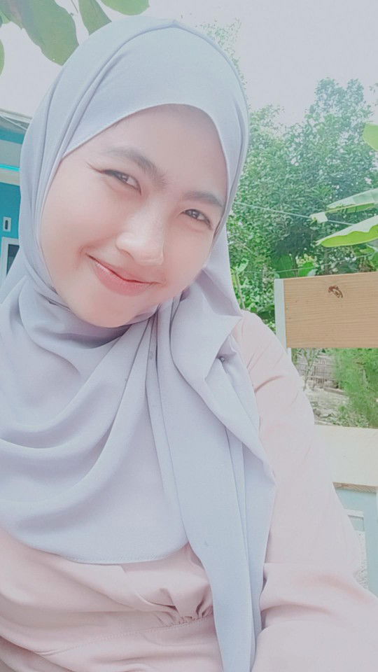 Nur Latifah profile icon