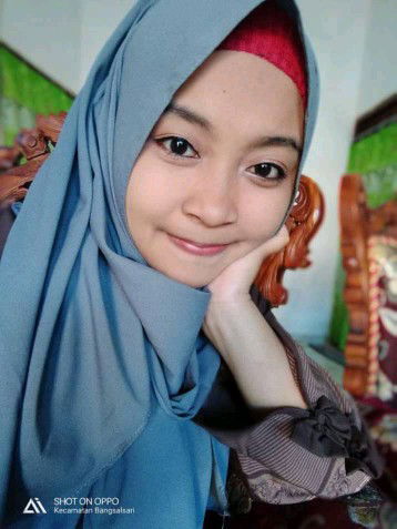 Siti Nurhalisah profile icon