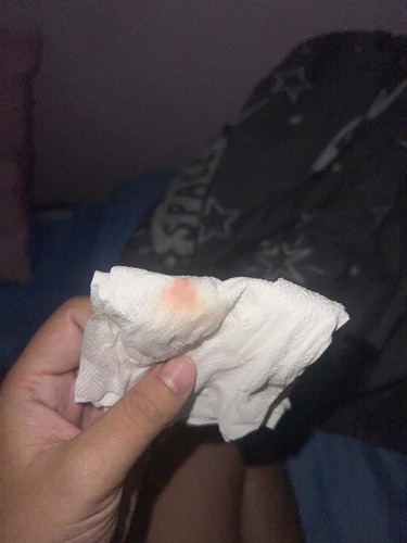 มูกเลือดออกแต่ไม่เจ็บท้อง