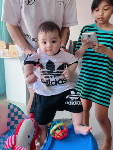 น้องอายุ 5เดือน 27 วัน วั
