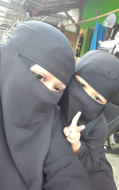 Dea Nuralawiyah profile icon