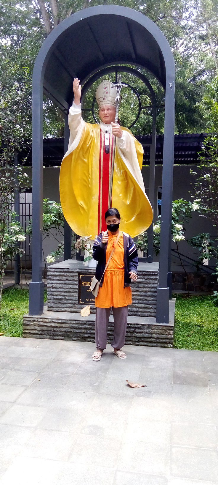 Ratih Kurniawati profile icon