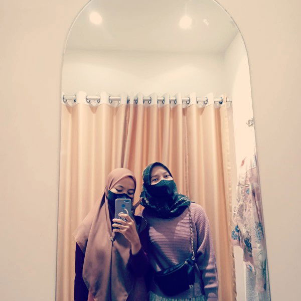 dwi fitriana lestari profile icon