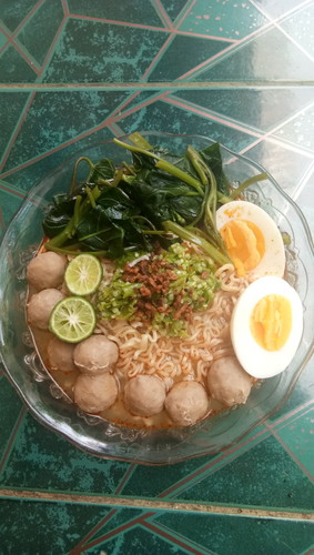 Mie instan pedas