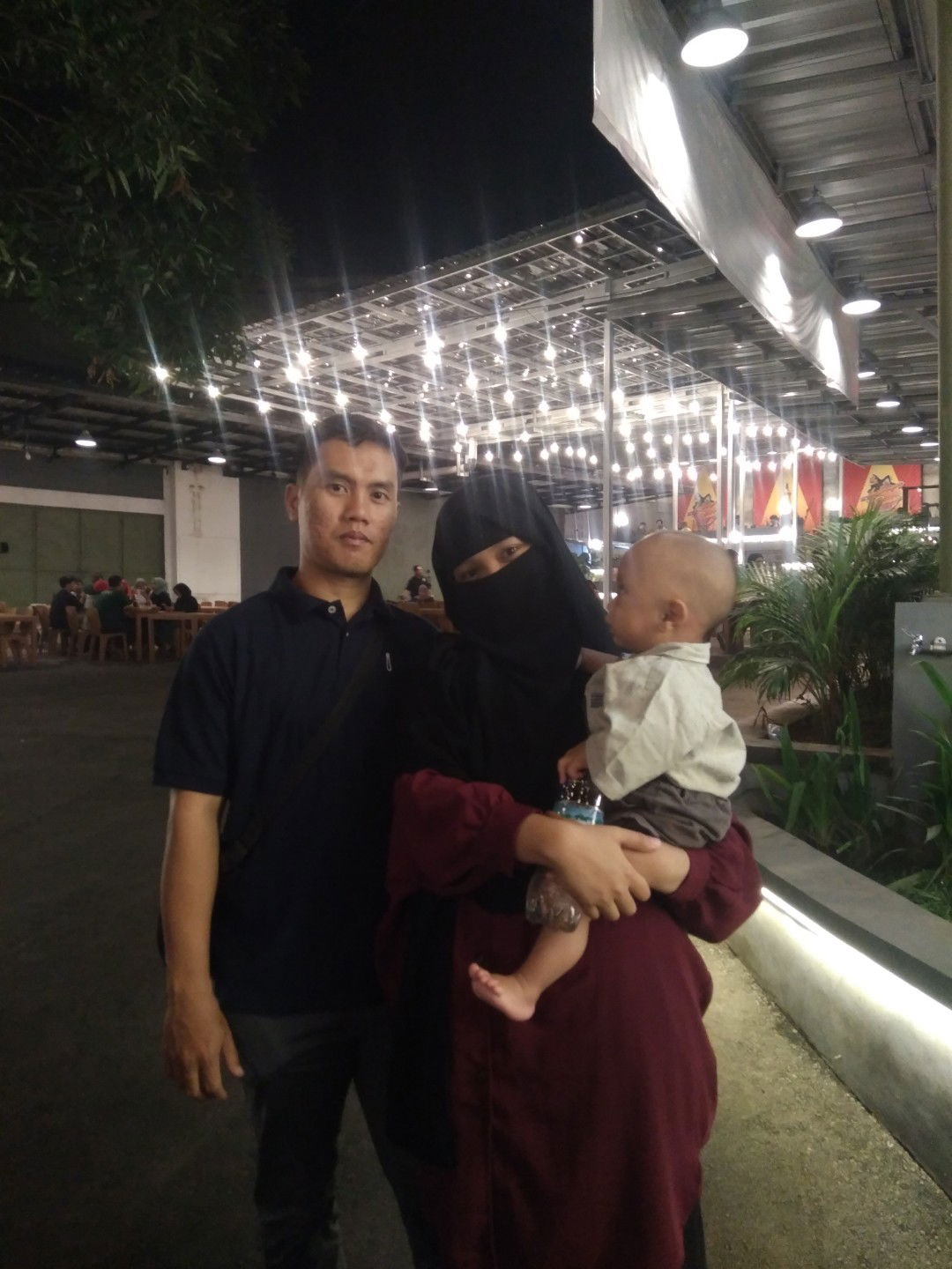 that eccentric girl profile icon