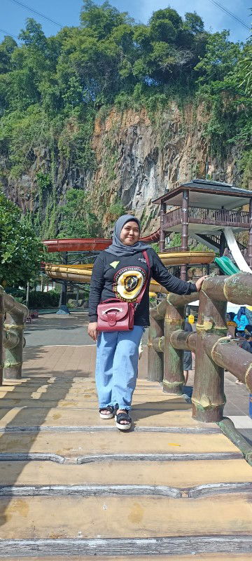 Della oktaviani profile icon