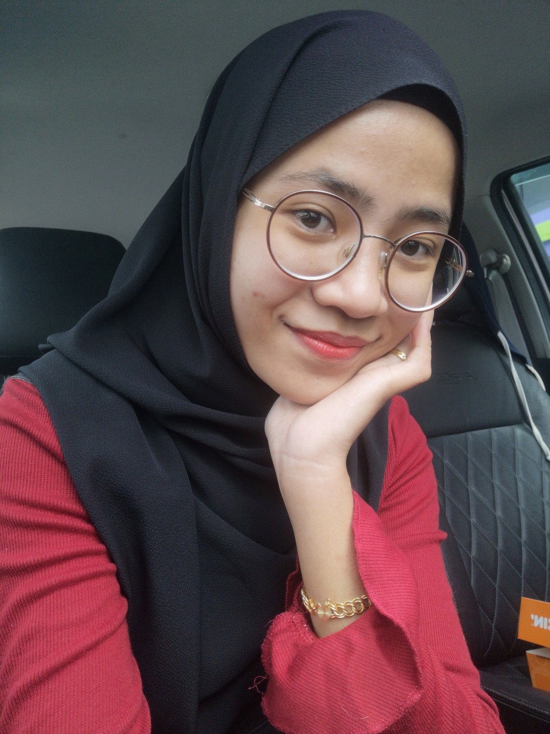 wan nuraini profile icon