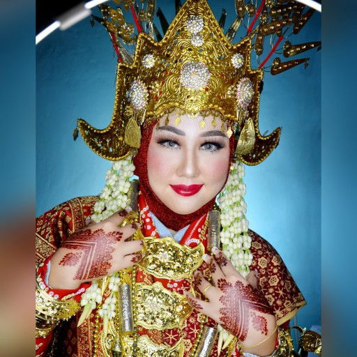 mira husnia profile icon